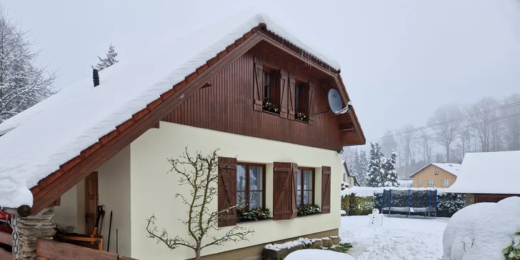 Zrekonštruovaná chalupa vo Frýdlante nad Ostravicí: priamo pri rieke, vlastná sauna, vírivka a záhrada, 9 km od Lysé hory