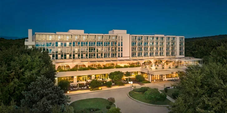 Dovolenka na ostrove Krk: 3* hotel kúsok od pláže, strava aj 2 deti do 9,99 rokov zdarma