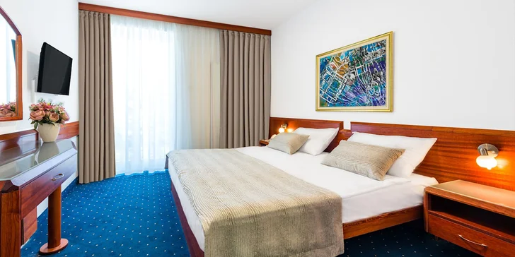 Dubrovník: hotel s bazénom a polpenziou, lokalita hneď pri pláži