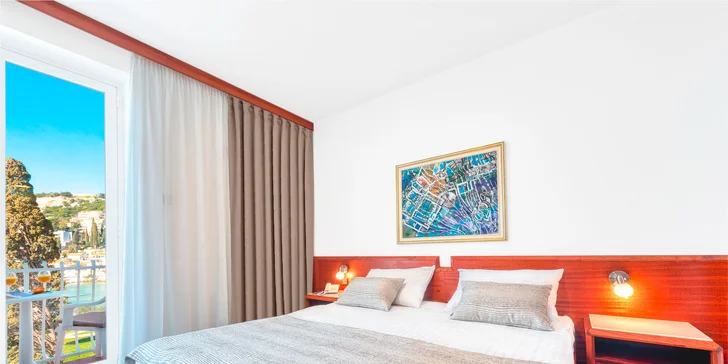 Dubrovník: hotel s bazénom a polpenziou, lokalita hneď pri pláži