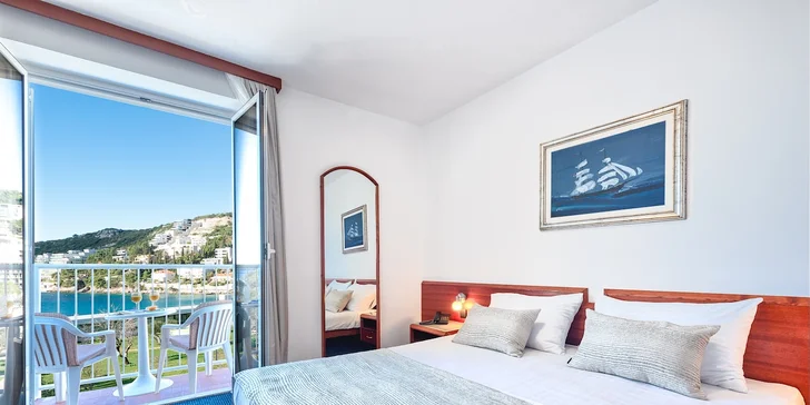 Dubrovník: hotel s bazénom a polpenziou, lokalita hneď pri pláži