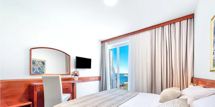 Dubrovník: hotel s bazénom a polpenziou, lokalita hneď pri pláži