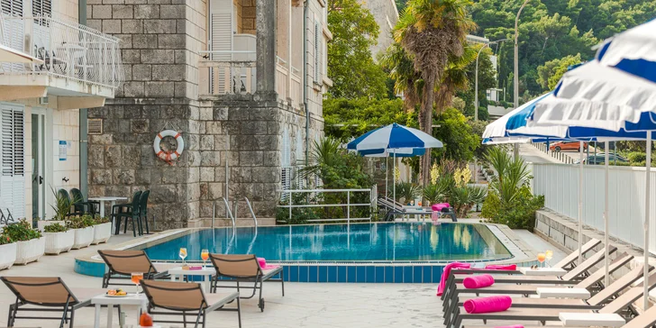 Dubrovník: hotel s bazénom a polpenziou, lokalita hneď pri pláži