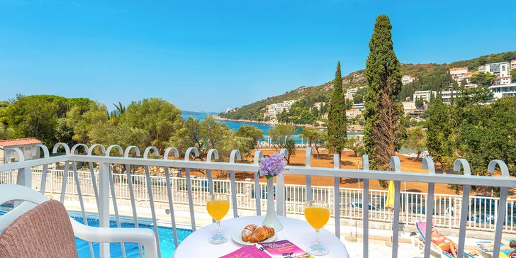 Dubrovník: hotel s bazénom a polpenziou, lokalita hneď pri pláži