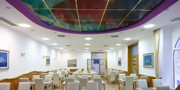 Dubrovník: hotel s bazénom a polpenziou, lokalita hneď pri pláži