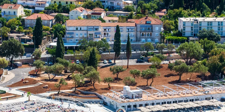 Dubrovník: hotel s bazénom a polpenziou, lokalita hneď pri pláži