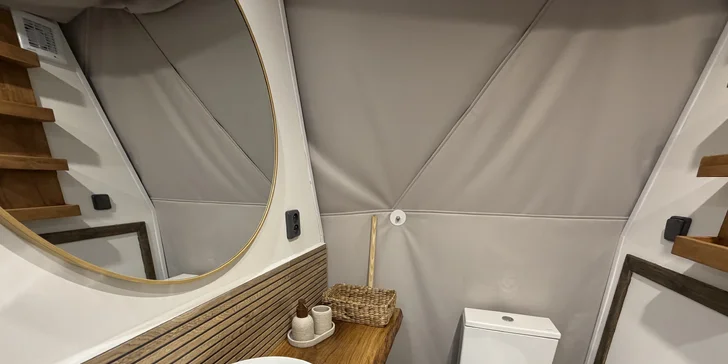 Luxusná glampingová kupola na východe Čiech so saunou a vírivkou aj raňajkami