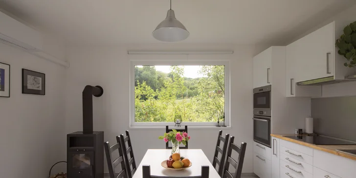 Prenájom krásneho domu v Němčičkách až pre 6 osôb, záhrada s jazierkom a božský pokoj