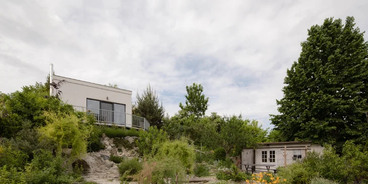 Prenájom krásneho domu v Němčičkách až pre 6 osôb, záhrada s jazierkom a božský pokoj