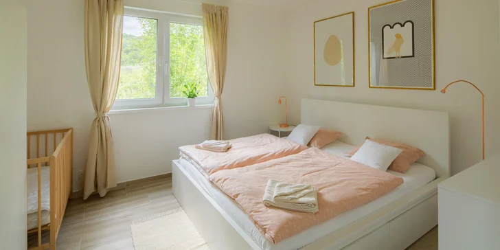 Prenájom krásneho domu v Němčičkách až pre 6 osôb, záhrada s jazierkom a božský pokoj