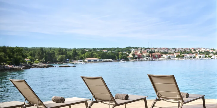 Dovolenka na chorvátskom Krku: 3* hotel pri pláži, raňajky aj polpenzia plus, animácie