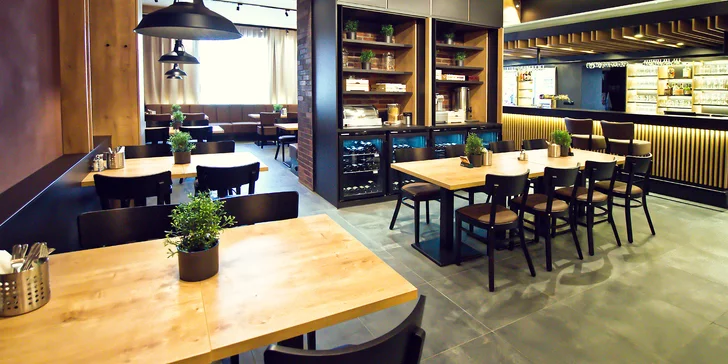 Dovolenka na juhu Moravy: penzión s raňajkami aj polpenziou, zľava na vstup do Aqualandu Moravia