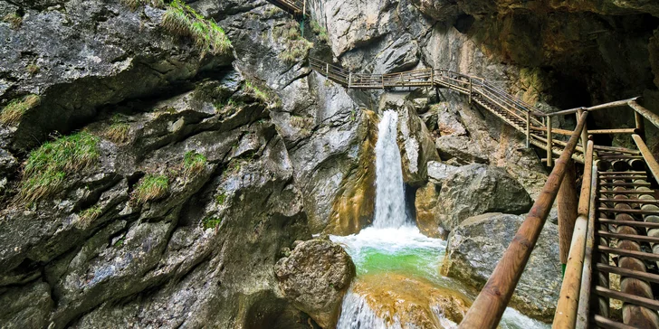 Zájazd na Medvediu roklinu: zážitková turistika v Rakúsku!