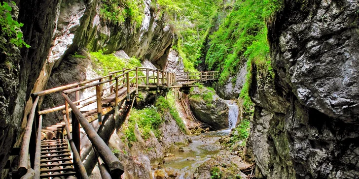 Zájazd na Medvediu roklinu: zážitková turistika v Rakúsku!