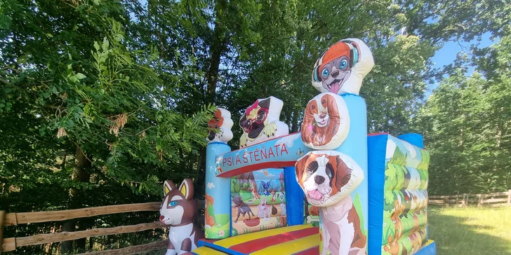 Jurta v Toulavě: areál statku uprostred prírody a vyžitie pre deti