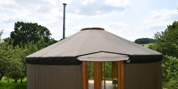 Jurta v Toulavě: areál statku uprostred prírody a vyžitie pre deti