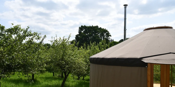 Jurta v Toulavě: areál statku uprostred prírody a vyžitie pre deti