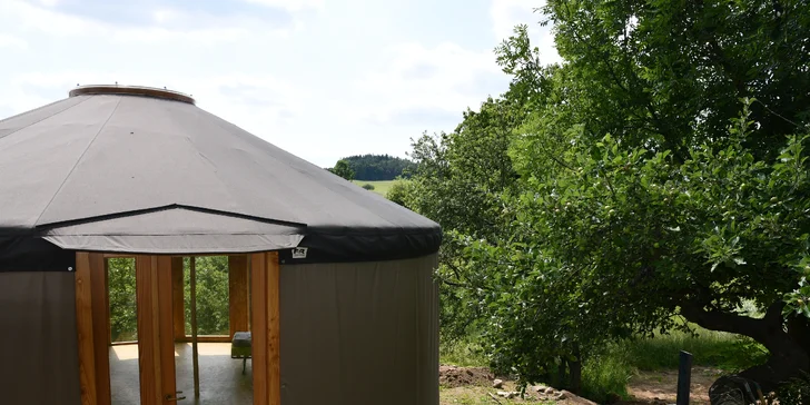 Jurta v Toulavě: areál statku uprostred prírody a vyžitie pre deti