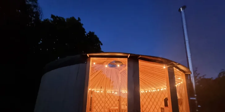 Jurta v Toulavě: areál statku uprostred prírody a vyžitie pre deti