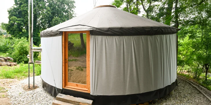 Jurta v Toulavě: areál statku uprostred prírody a vyžitie pre deti