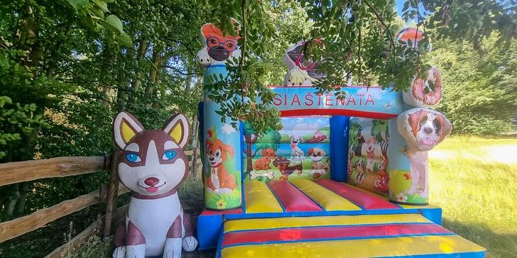 Jurta v Toulavě: areál statku uprostred prírody a vyžitie pre deti