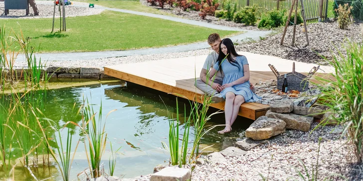 Romantický pobyt v Dubenci: bývalá fara s raňajkami a vírivkou