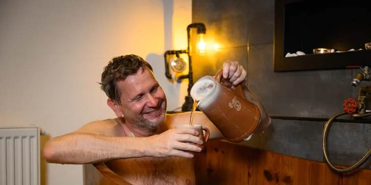 Zažite netradičný privátny pivný kúpeľ pre dvoch s neobmedzenou konzumáciou piva: samostatne aj s procedúrami