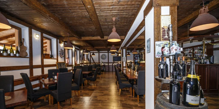 Za romantikou a relaxom: pobyt v rezorte Vigvam s polpenziou, wellnessom a ochutnávkou vína