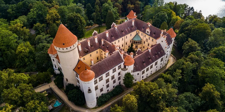 Spoznajte najkrajšie české hrady a zámky: Červená Lhota, Hluboká nad Vltavou, Lipnica a ďalšie