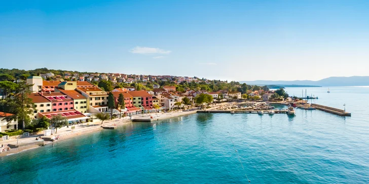 Dovolenka na chorvátskom Krku: 3* hotel pri pláži, raňajky aj polpenzia plus, animácie