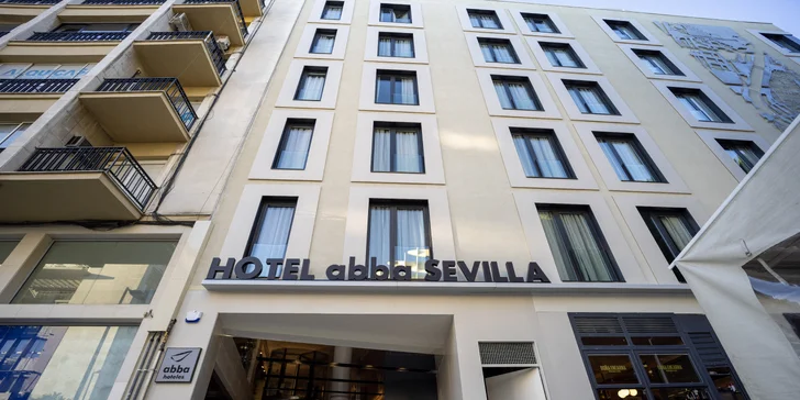 Moderný 4* hotel v centre španielskej Sevilly s raňajkami a bazénom