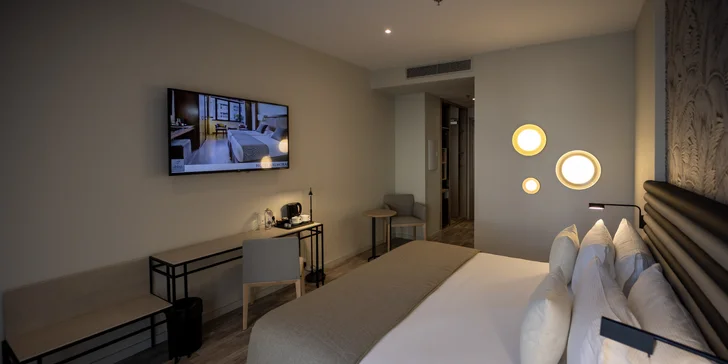 Moderný 4* hotel v centre španielskej Sevilly s raňajkami a bazénom