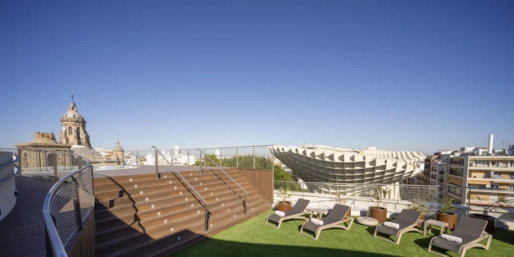 Moderný 4* hotel v centre španielskej Sevilly s raňajkami a bazénom