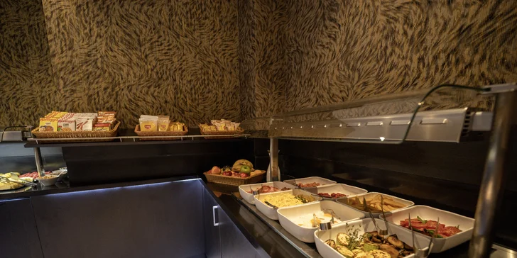 Moderný 4* hotel v centre španielskej Sevilly s raňajkami a bazénom