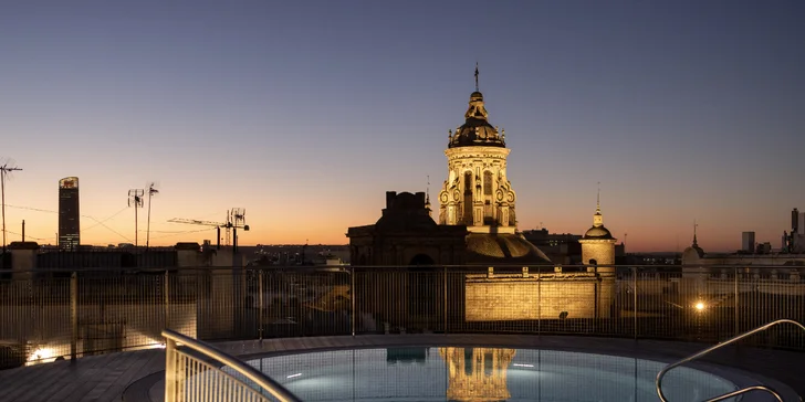Moderný 4* hotel v centre španielskej Sevilly s raňajkami a bazénom