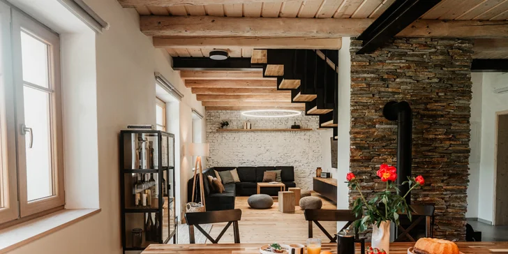 Luxusná vila v Beskydoch: krb, kúpací sud aj sauna