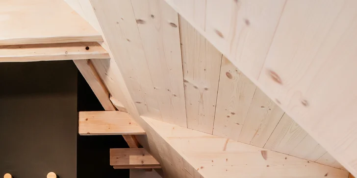 Luxusná vila v Beskydoch: krb, kúpací sud aj sauna