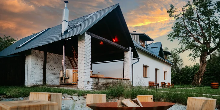 Luxusná vila v Beskydoch: krb, kúpací sud aj sauna