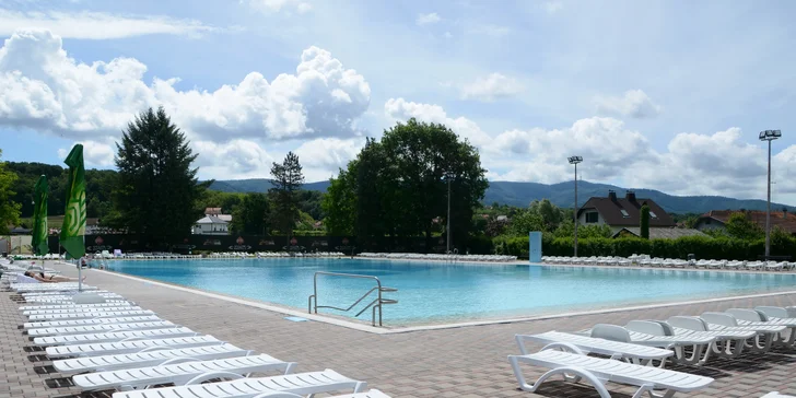 Chorvátske termály Jezerčica: 4* hotel s 8 bazénmi, plná alebo polpenzia