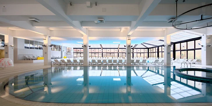 Chorvátske termály Jezerčica: 4* hotel s 8 bazénmi, plná alebo polpenzia