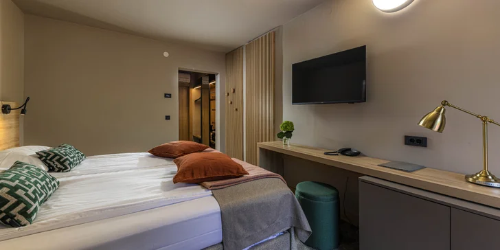 Chorvátske termály Jezerčica: 4* hotel s 8 bazénmi, plná alebo polpenzia