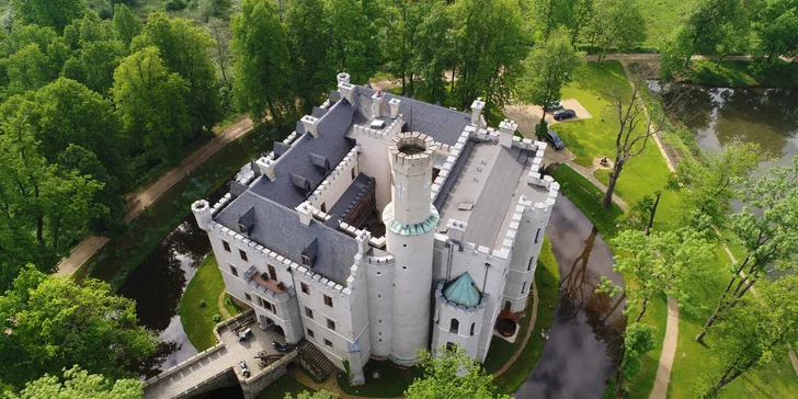 Zámocký pobyt v poľských Krkonošiach: raňajky, sauny aj vonkajšia vírivka