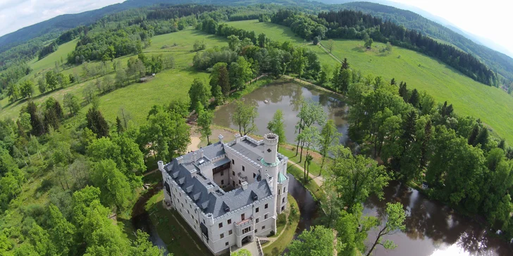 Zámocký pobyt v poľských Krkonošiach: raňajky, sauny aj vonkajšia vírivka