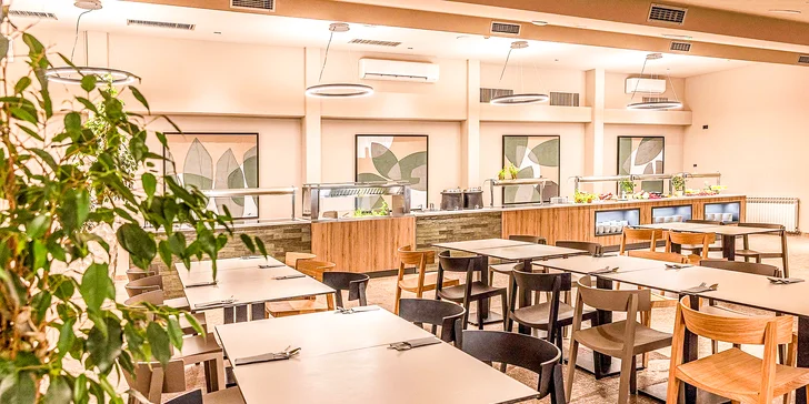 Chorvátske termály Jezerčica: 4* hotel s 8 bazénmi, plná alebo polpenzia