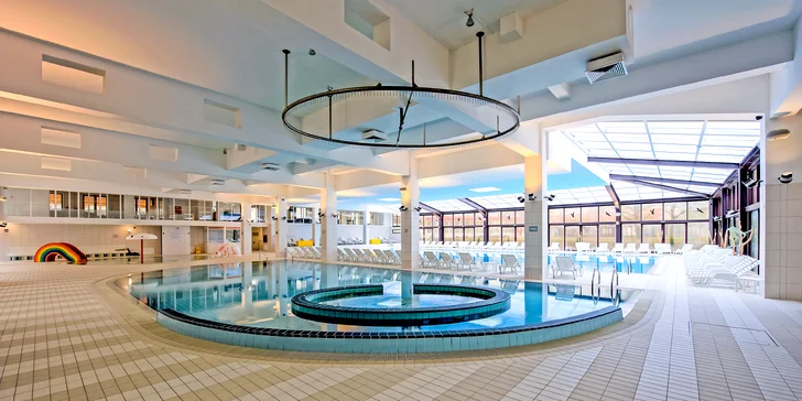 Chorvátske termály Jezerčica: 4* hotel s 8 bazénmi, plná alebo polpenzia