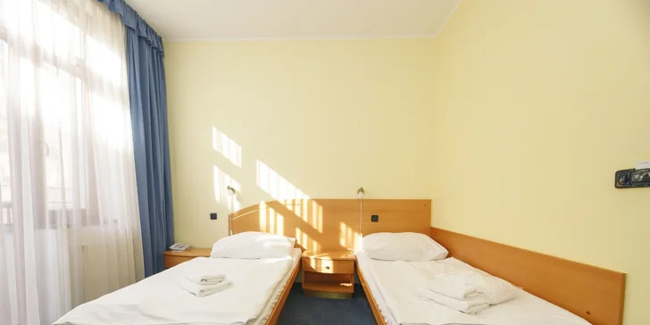 Polpenzia, masáž, perličkový kúpeľ aj parafínový zábal v samotnom srdci Karlových Varov