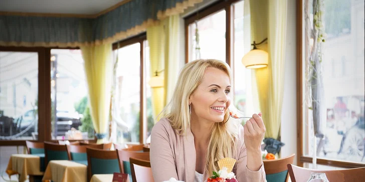 Polpenzia, masáž, perličkový kúpeľ aj parafínový zábal v samotnom srdci Karlových Varov