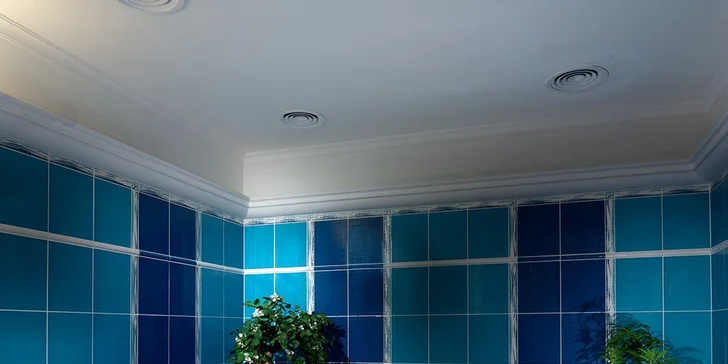 Polpenzia, masáž, perličkový kúpeľ aj parafínový zábal v samotnom srdci Karlových Varov