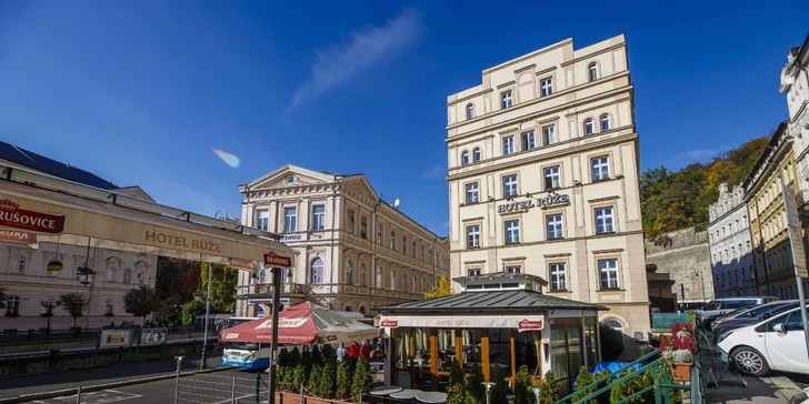 Polpenzia, masáž, perličkový kúpeľ aj parafínový zábal v samotnom srdci Karlových Varov