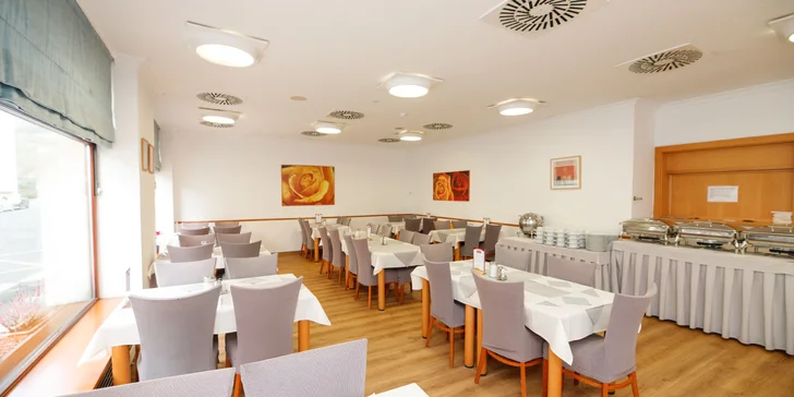 Polpenzia, masáž, perličkový kúpeľ aj parafínový zábal v samotnom srdci Karlových Varov